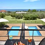 Olive All-seasons Suites, Panel Hospitality Homes & Litochoro