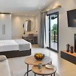 Olive All-seasons Suites, Panel Hospitality Homes &