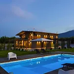 Olive All-seasons Suites, Panel Hospitality Homes & 4* Litochoro
