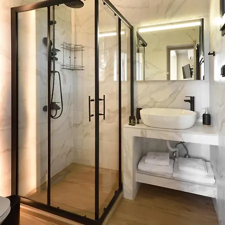 Olive All-seasons Suites, Panel Hospitality Homes &