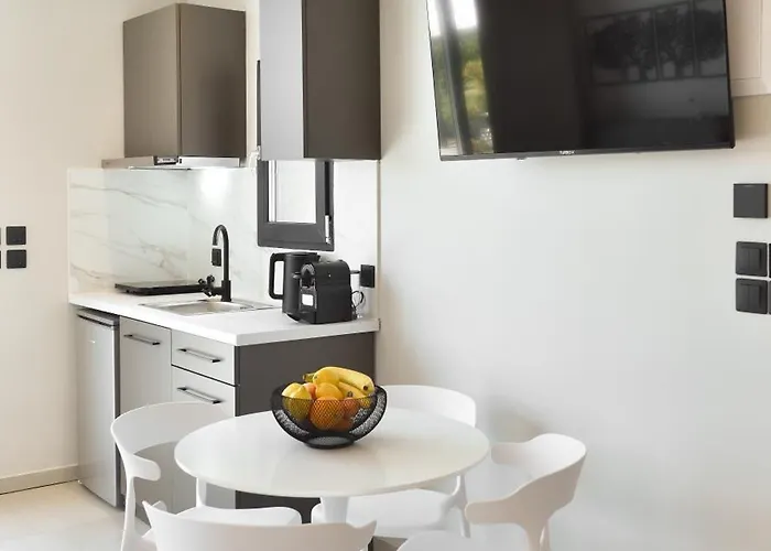 Olive All-seasons Suites, Panel Hospitality Homes & Apartahotel Litochoro